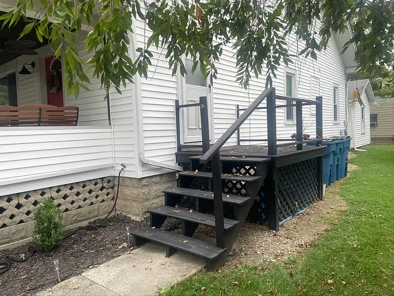 320 Wilson Ave — Photo 1