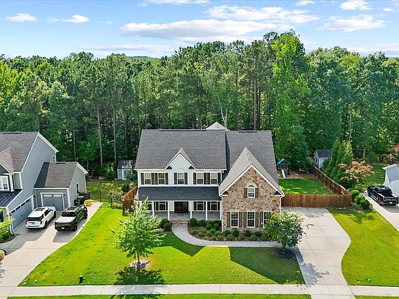 2nd image of 2812 Clifton Oaks Dr