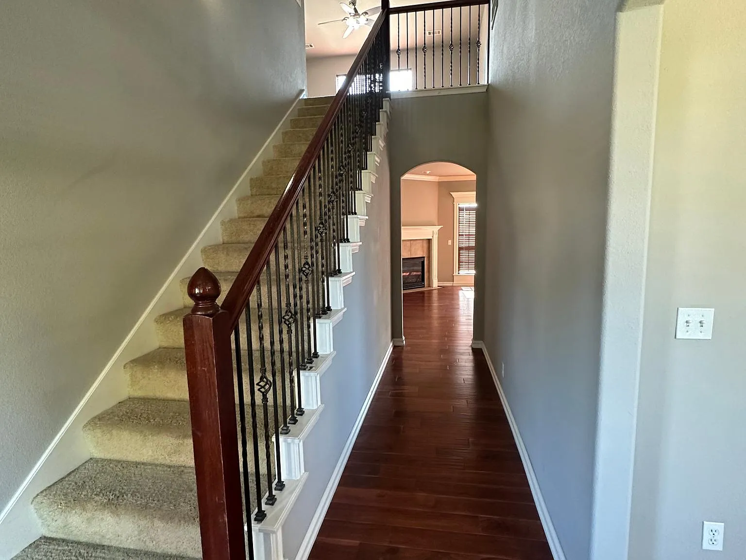 2820 N Fern Ave — Photo 2