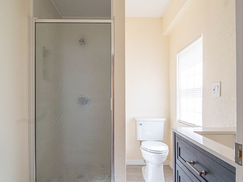 2nd image of 386 Miramar Rd #B