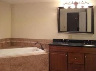 8 Forge Hill Rd, Franklin, MA 02038