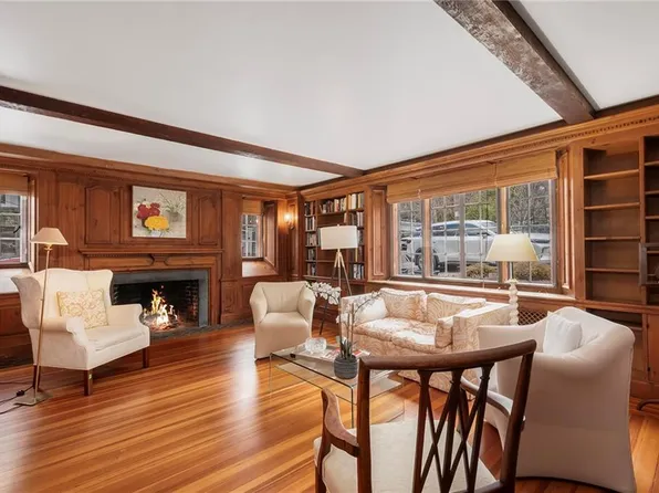 5 Cushing St, North Providence, RI 02904