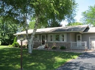 E11826 Longwood Dr, Prairie Du Sac, WI 53578