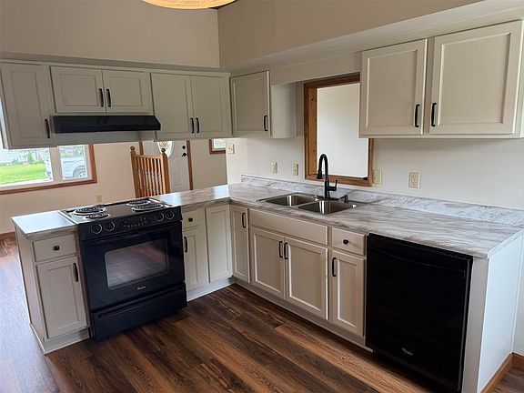 4th image of 518 Linden Dr
