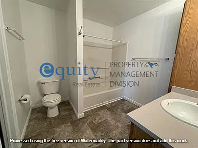 272 E Fort Union Blvd — Photo 14