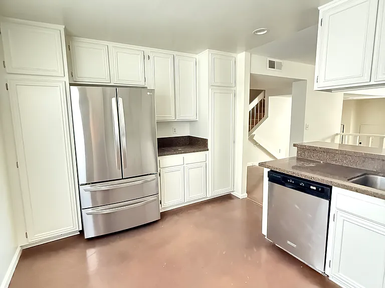4846 McConnell Ave — Photo 1