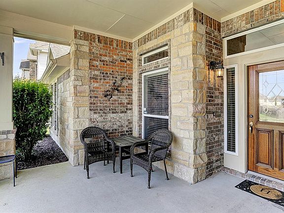 4th image of 514 White Oak Pointe