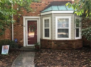 19 Corwin Cir, Hampton, VA 23666