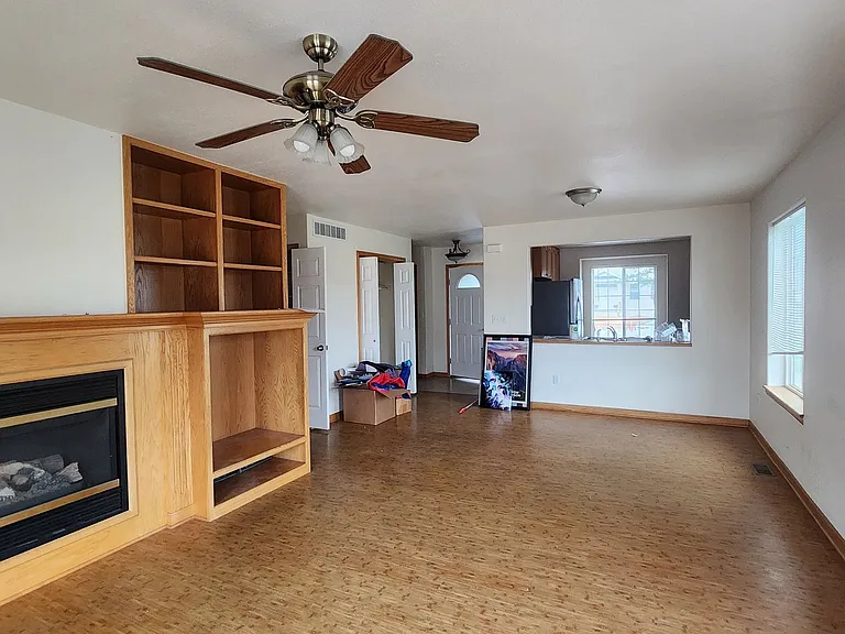 203 W Coal Creek Dr — Photo 2