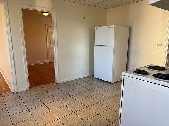 4th image of 6 Dorchester St