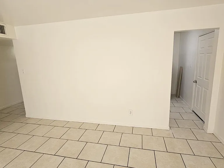 4619 E Almeria Rd — Photo 16