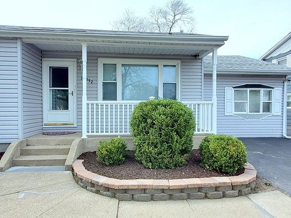 4th image of 15952 Latrobe Ave