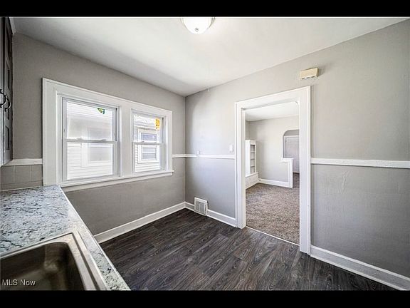 4th image of 14709 Westropp Ave #1