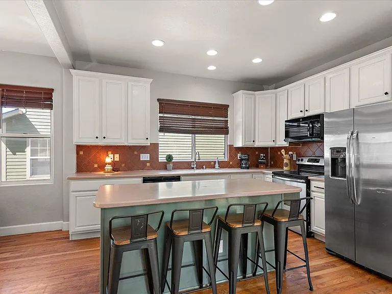 2475 Saint Paul Dr — Photo 10