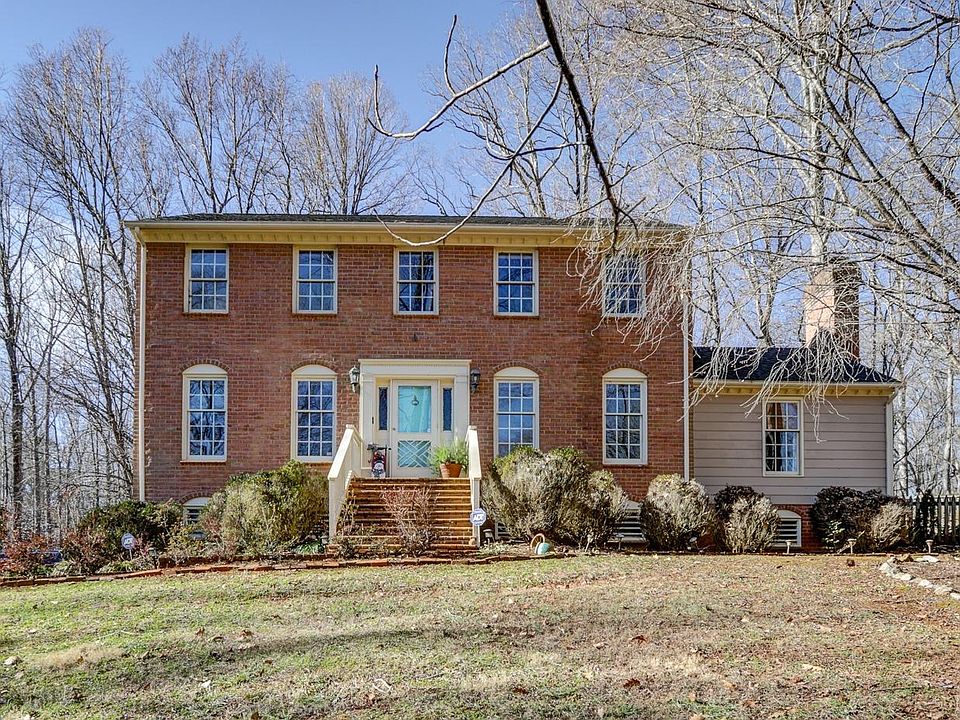 1st image of 107 Ivy West Ct
