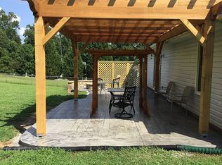 8 Michell Dr, Taylors, SC 29687