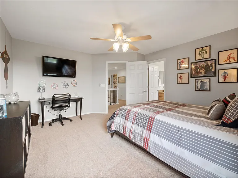 1048 Orion Way — Photo 32