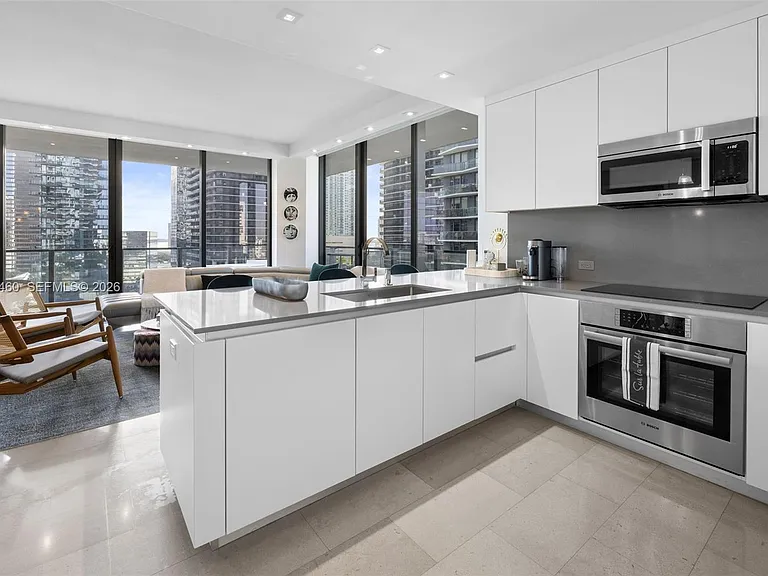 88 SW 7th St #1201 — Photo 14