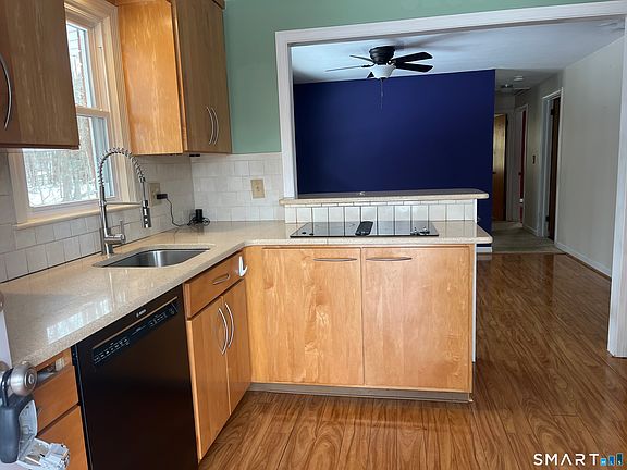 5th image of 231 Keeney Street