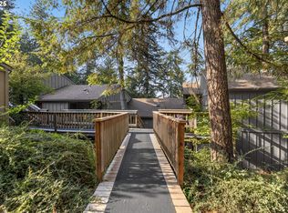 223 Trailside Loop, Eugene, OR 97405