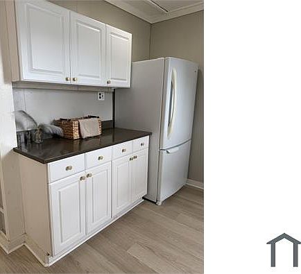 4th image of 86 School St #2