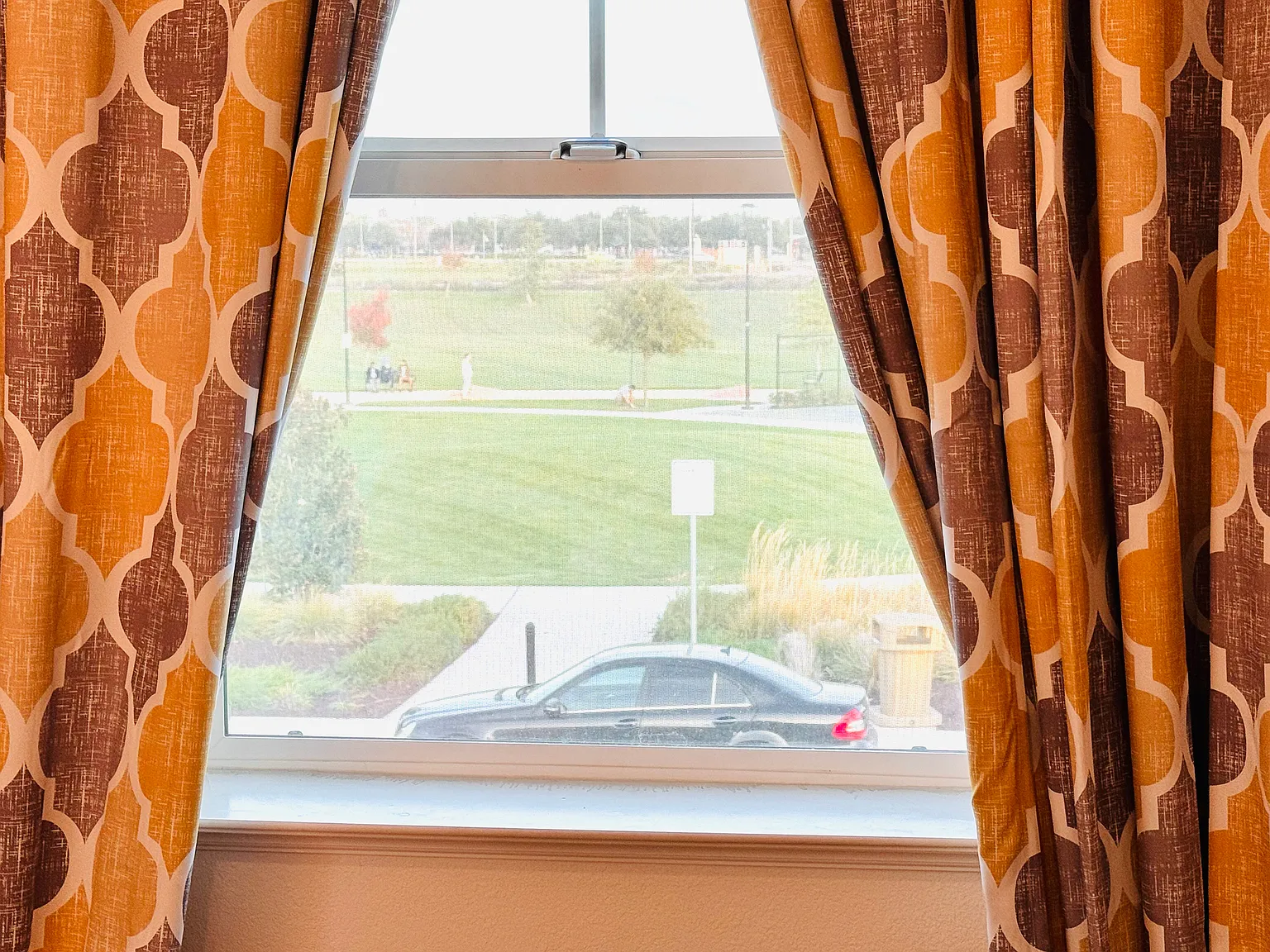 3 bed, 1400 sqft, $2,700 — Photo 3
