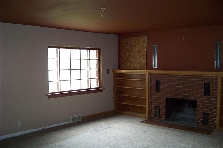 2nd image of 638 E 43rd Ave