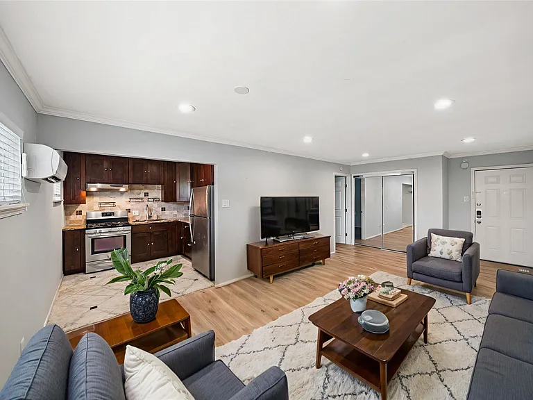 311 Hawthorne St #16 — Photo 3