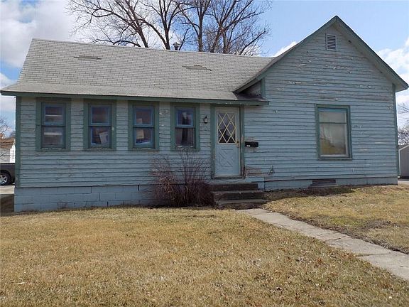 2nd image of 310 S Jefferson Way