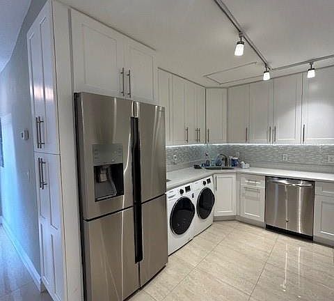 3rd image of 4757 Sunny Palm Cir APT B