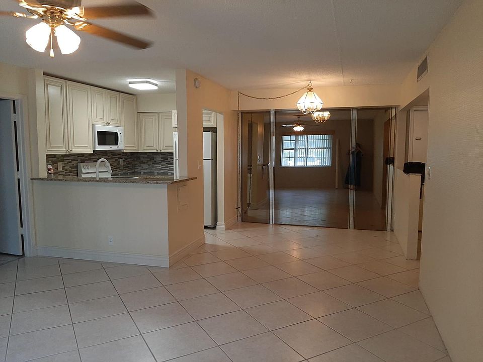 1st image of 501 SE 8th St APT 103