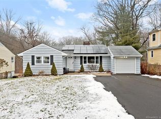 89 Forest St, Hamden, CT 06518