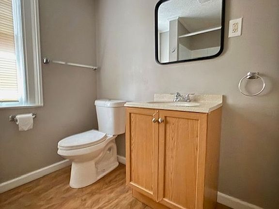 5th image of 707 Center St #4