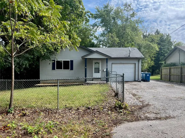1704 Schobert Dr, Swansea, IL 62226
