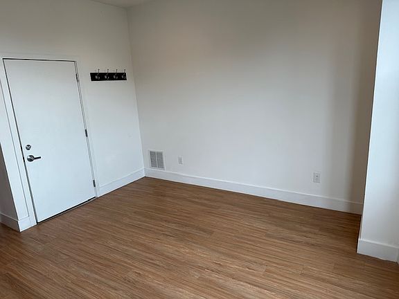 2nd image of 2719 W Girard Ave #2F