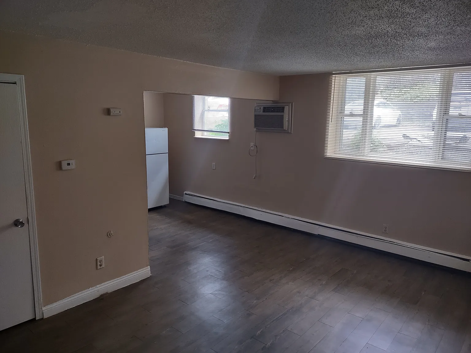 1034 Suburban Ave E — Photo 3