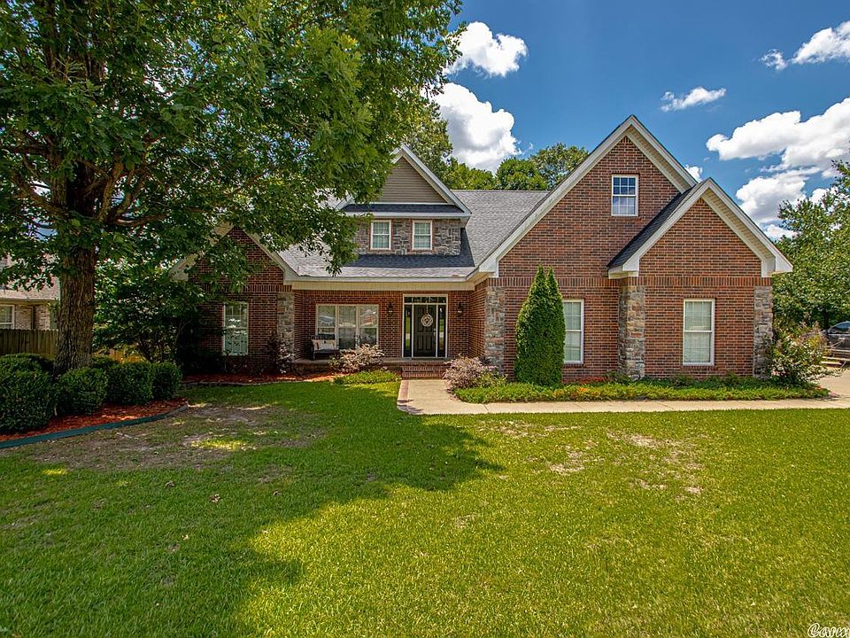 1st image of 2711 Pinehurst Cir