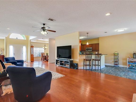 4th image of 233 Water Crest Dr