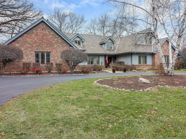 29W250 Old Wayne Ct, West Chicago, IL 60185