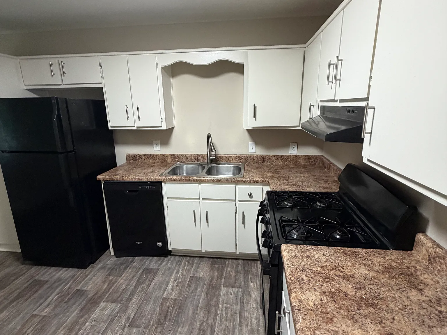 2 bed, 950 sqft, $1,000 — Photo 3