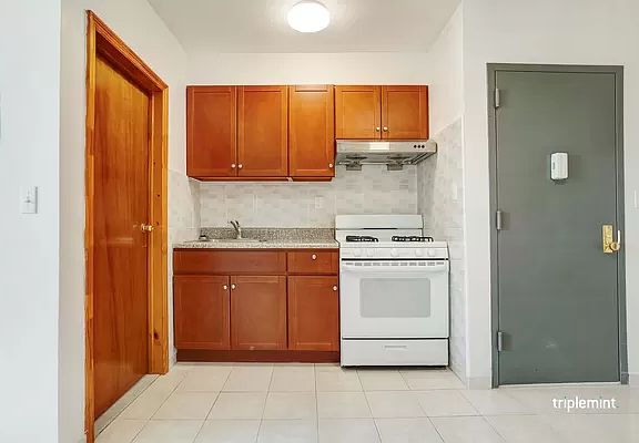 4th image of 234 4th Ave #L4