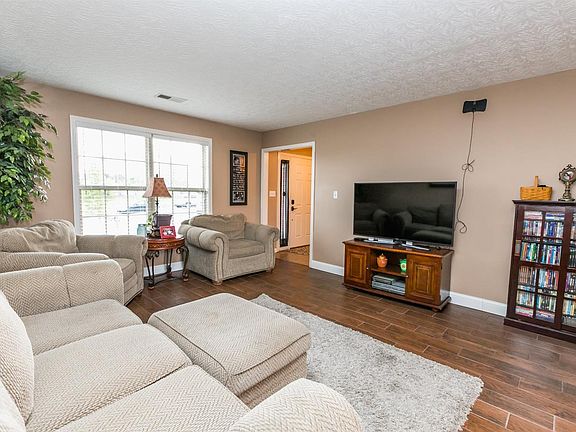 4th image of 305 Thames Cir