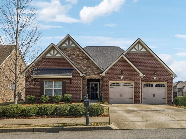 2388 Stockwood Trl, Thompsons Station, TN 37179