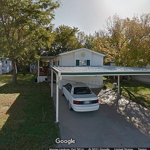 1st image of 1005 S 74th St