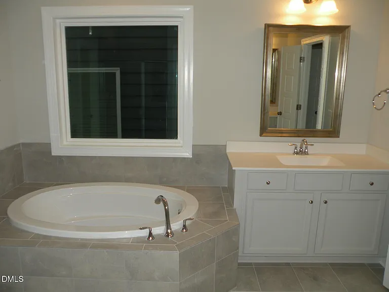 132 Tree Hill Ln — Photo 12