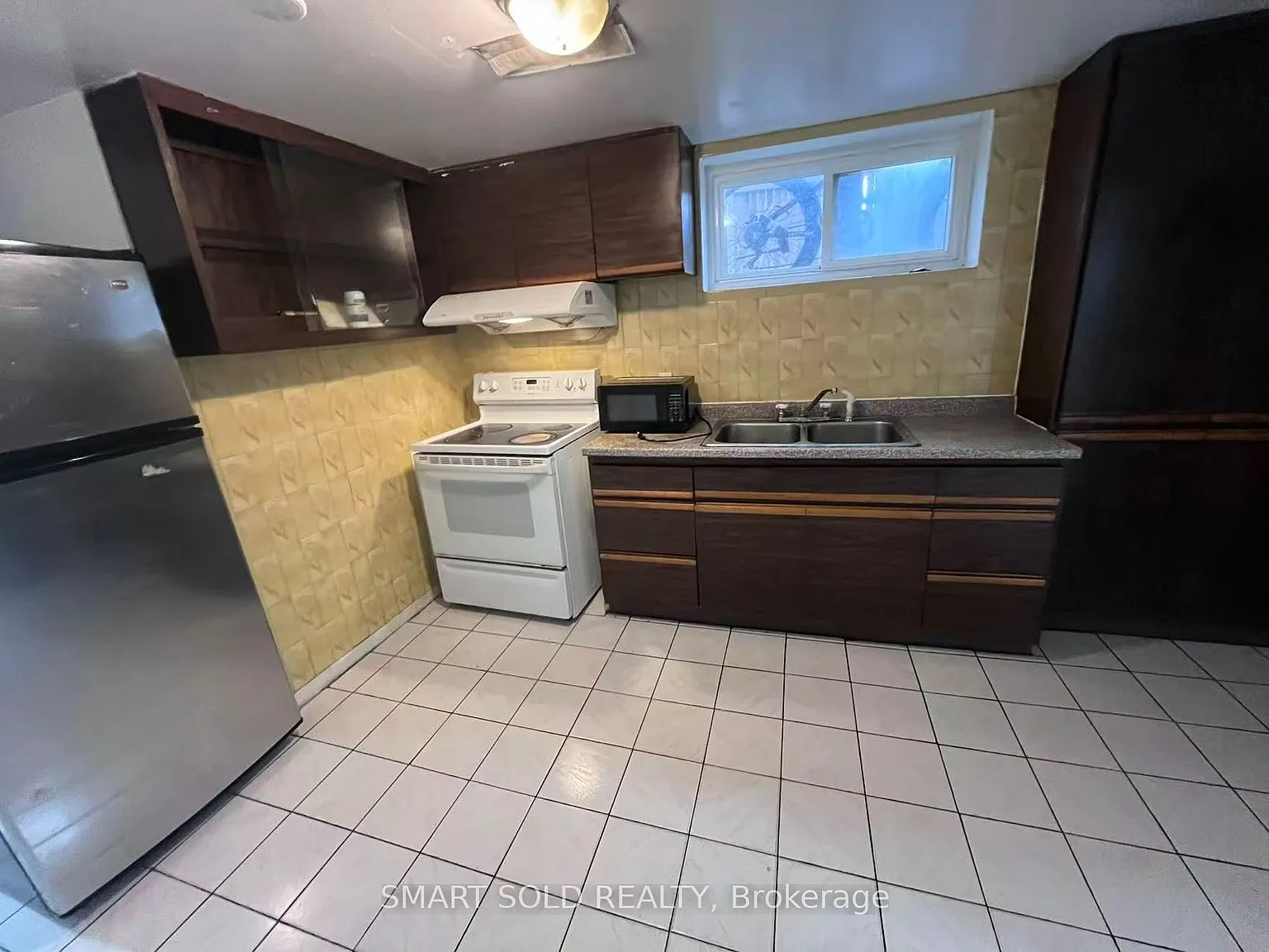 3 bed, $1,800 — Photo 4