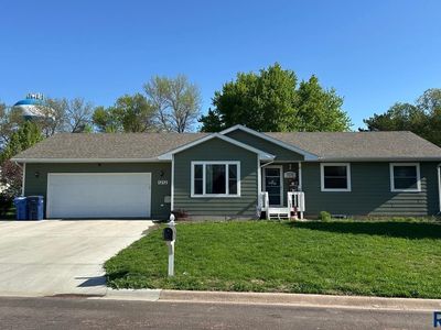 1212 Ladelle Ave, Dell Rapids, SD, 57022