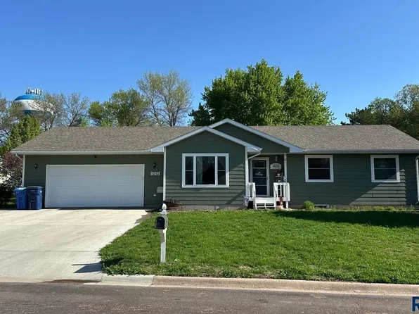 1212 Ladelle Ave, Dell Rapids, SD 57022