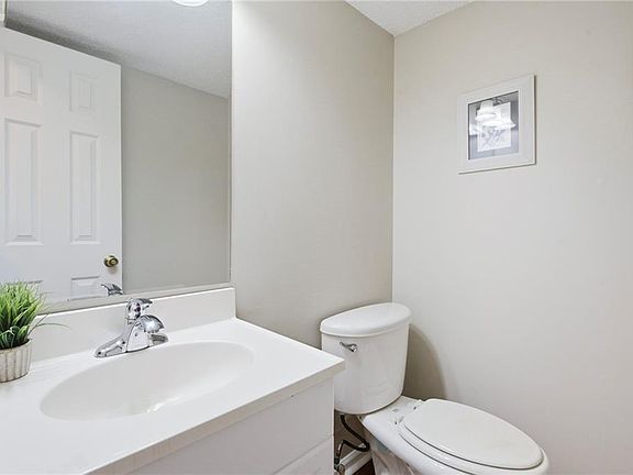 4th image of 1787 Ridgeway Ave NW