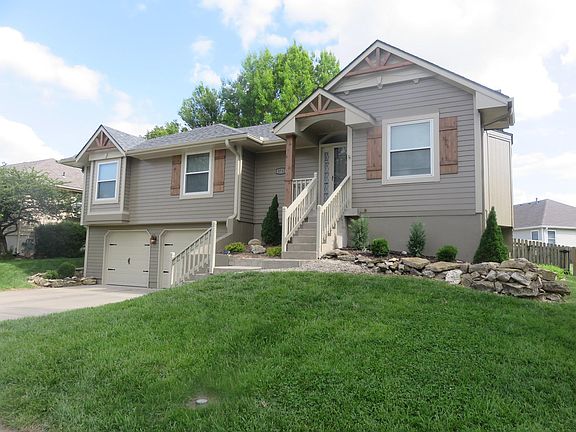 2nd image of 3712 NW Hidden Pointe Dr